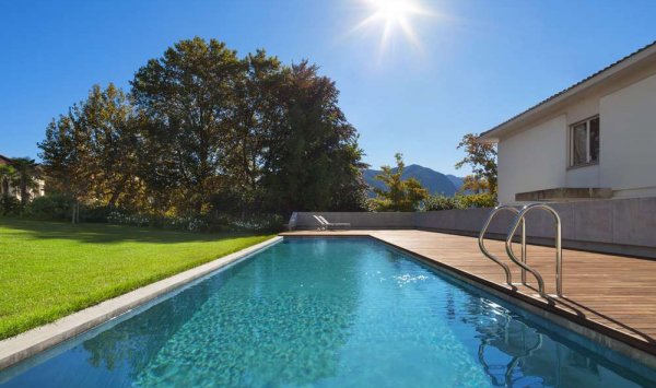 Aménagement bord de piscine - Charbonnières-les-Bains - Alex'Terieur